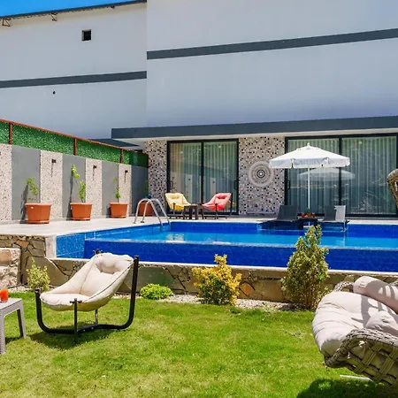 Porthos Villa
